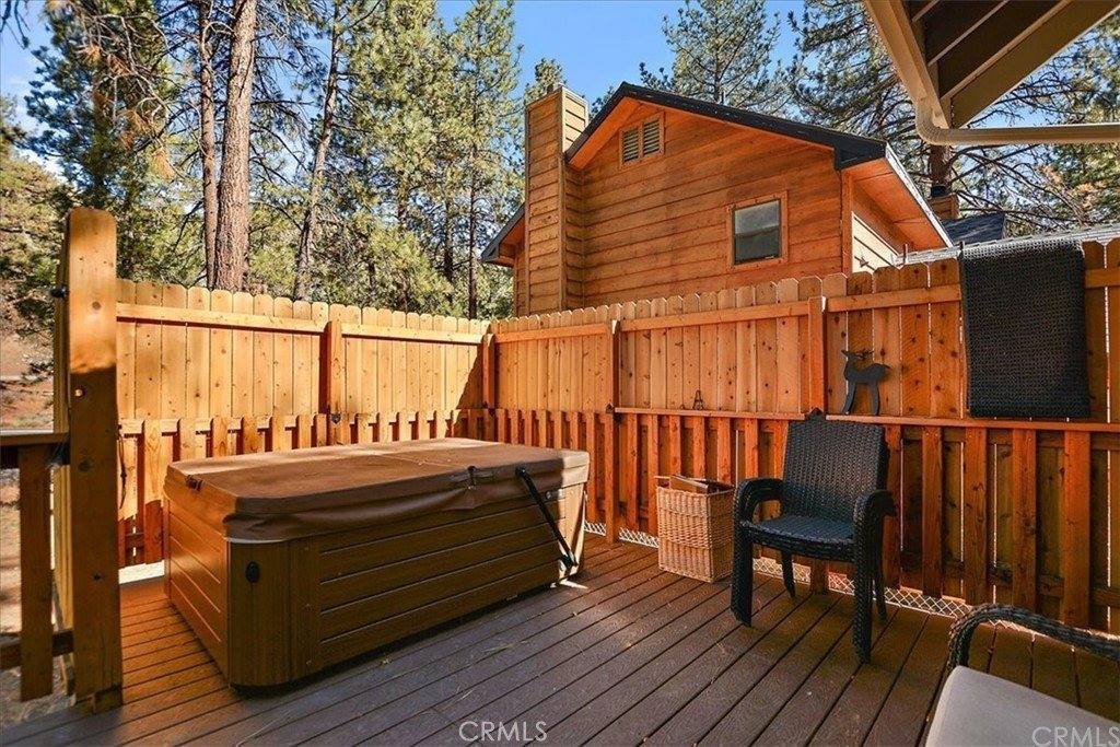 610 Mountain View Avenue, Wrightwood, CA 92397