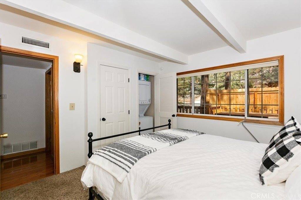 610 Mountain View Avenue, Wrightwood, CA 92397