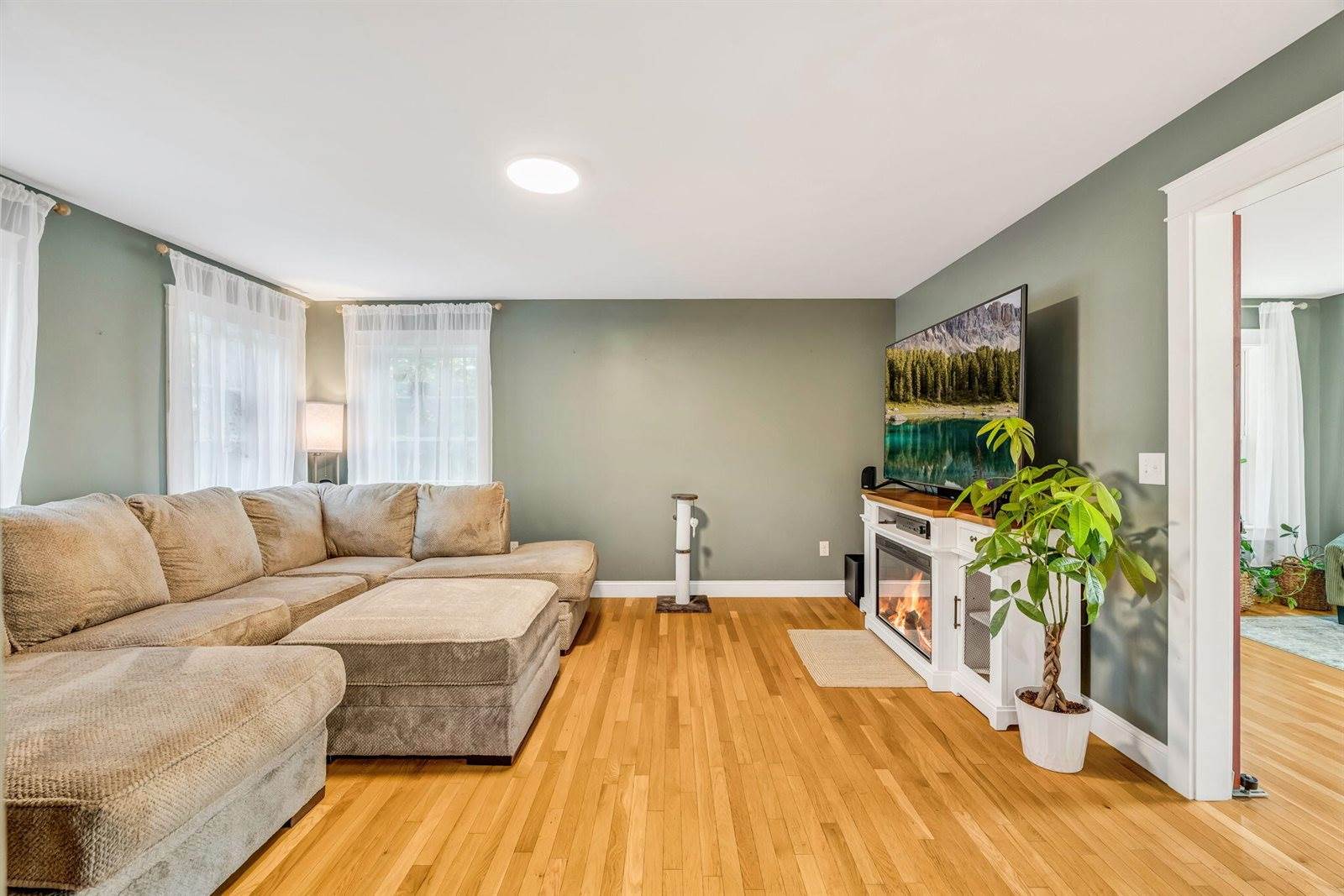 12 Moyse Road, Winterport, ME 04496