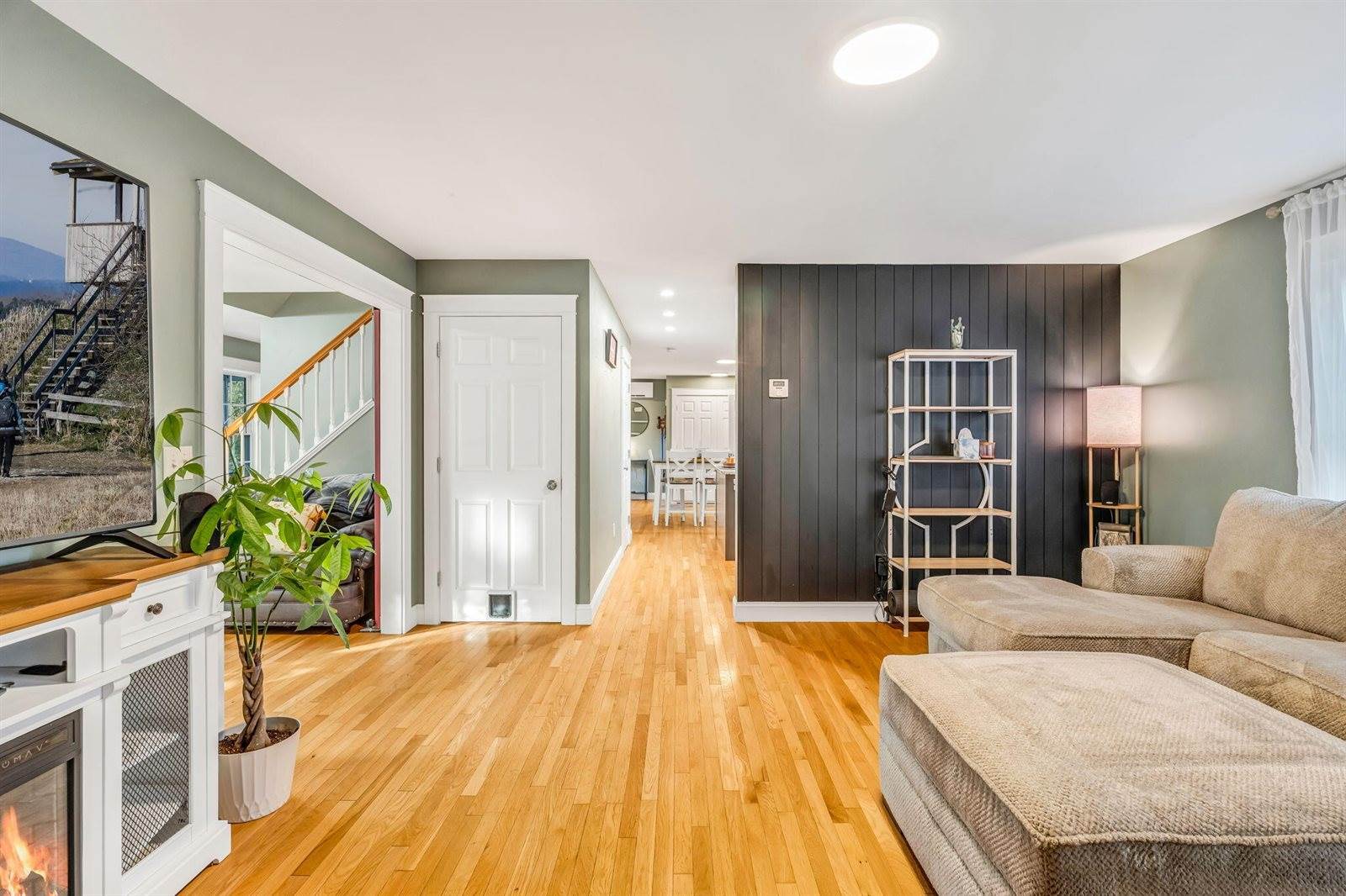 12 Moyse Road, Winterport, ME 04496