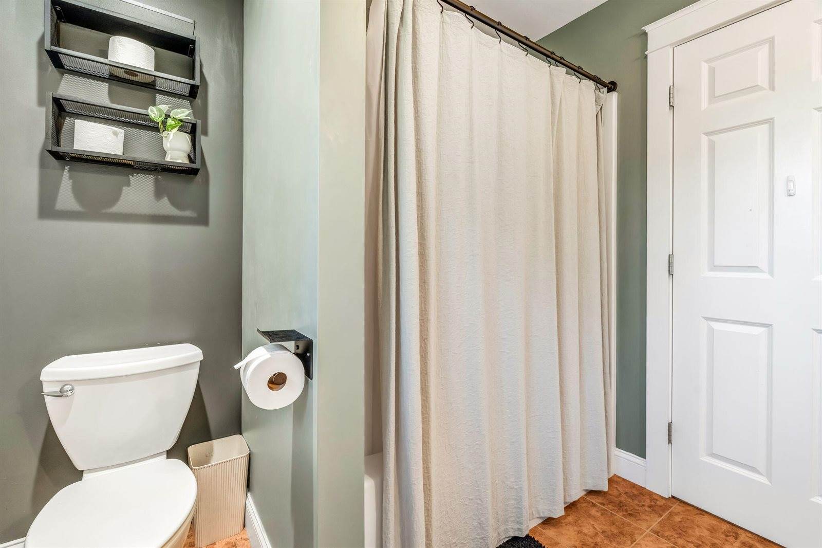 12 Moyse Road, Winterport, ME 04496