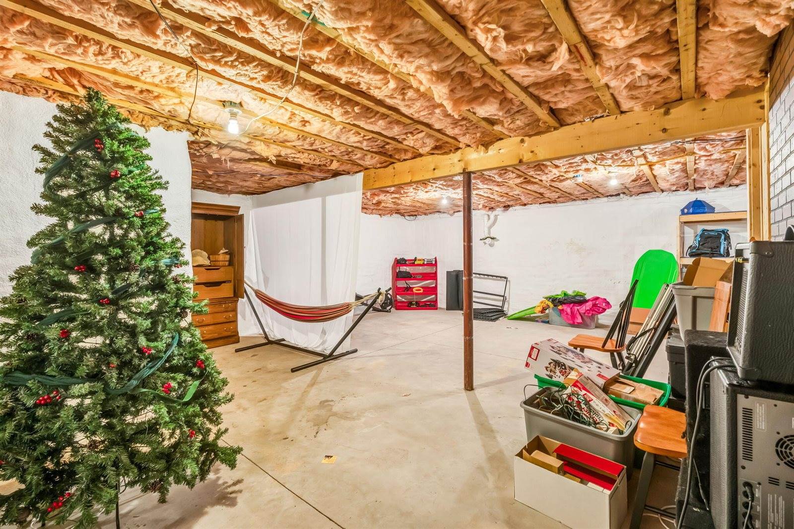 12 Moyse Road, Winterport, ME 04496