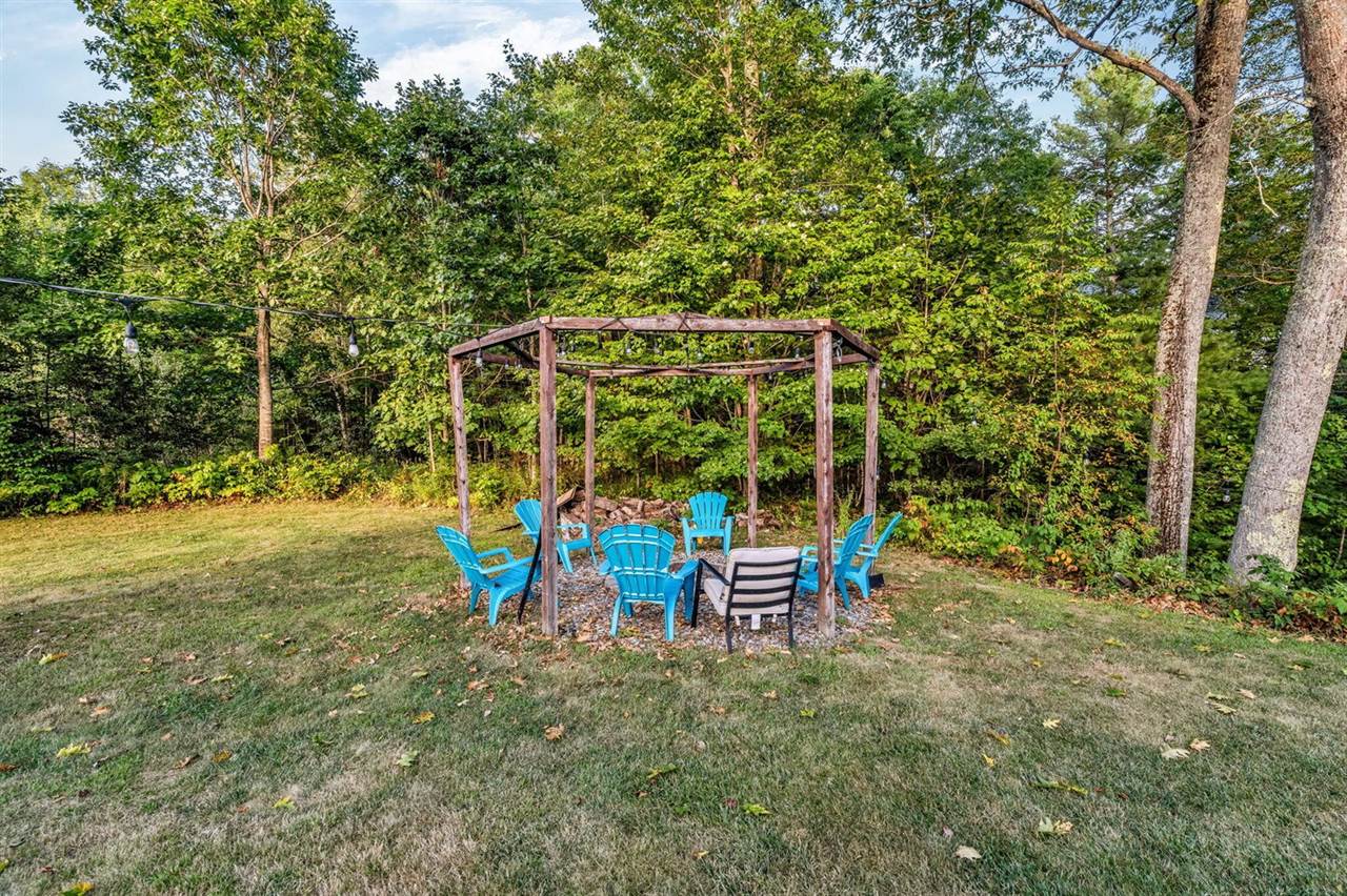 12 Moyse Road, Winterport, ME 04496