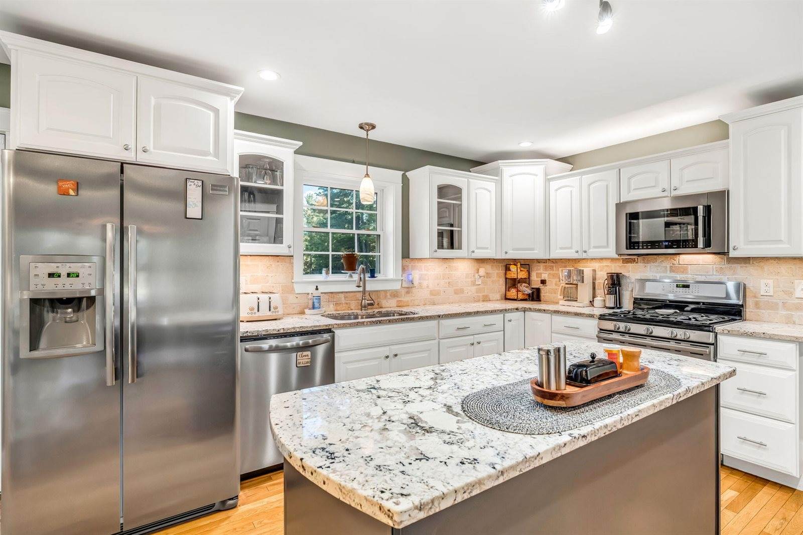 12 Moyse Road, Winterport, ME 04496