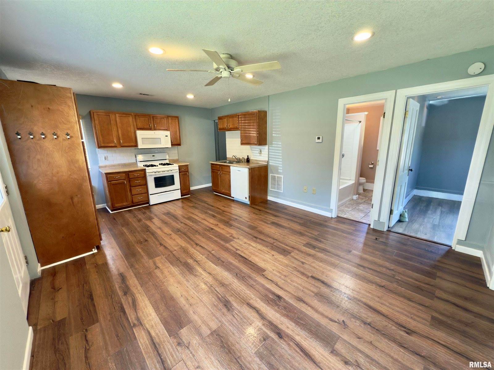 711 8TH Street, Colona, IL 61241