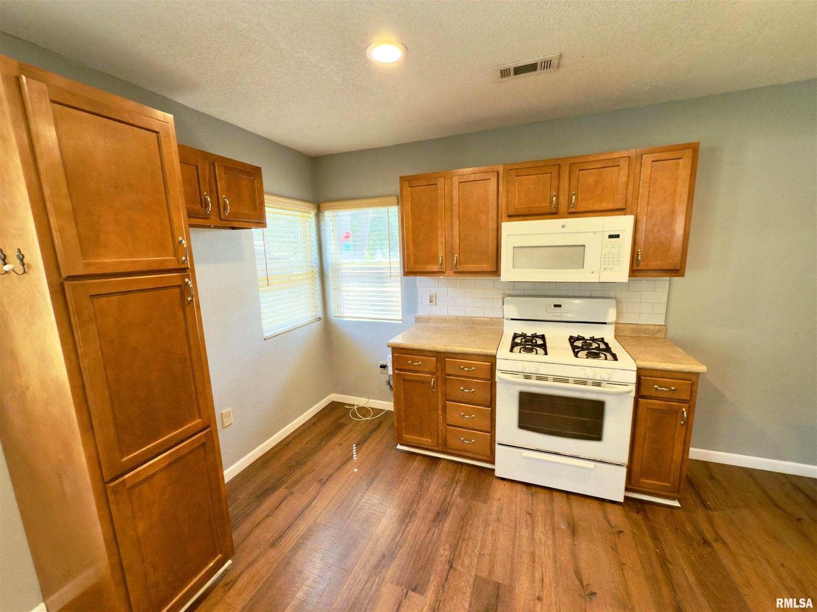 711 8TH Street, Colona, IL 61241