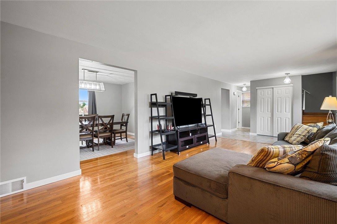 954 Gladys Avenue, Beechview, PA 15216