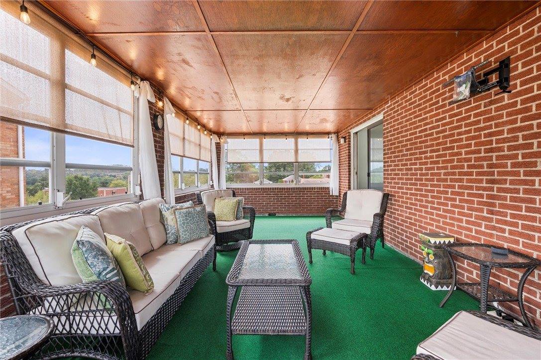 954 Gladys Avenue, Beechview, PA 15216