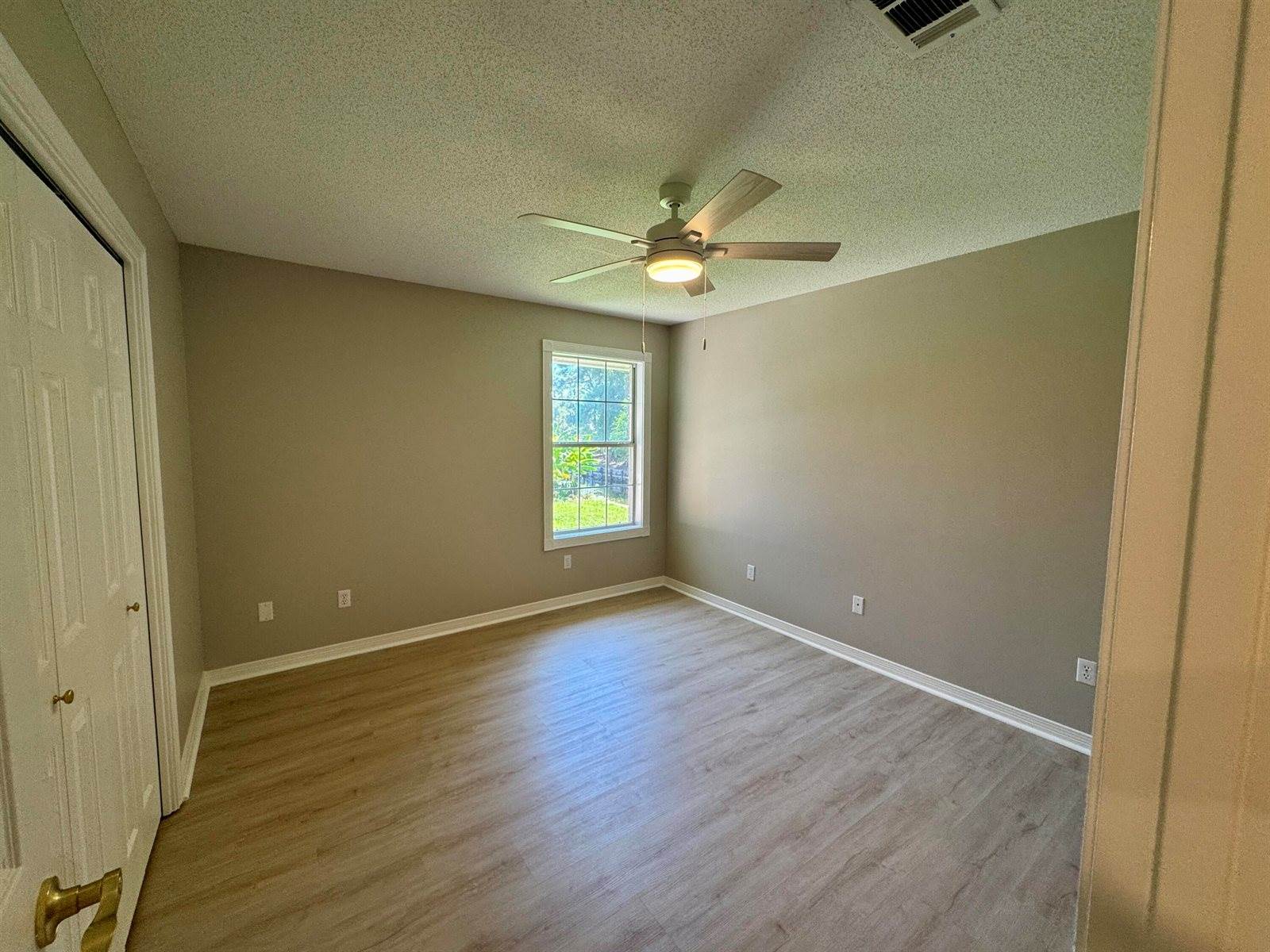 529 Long Lake Drive, Pensacola, FL 32506