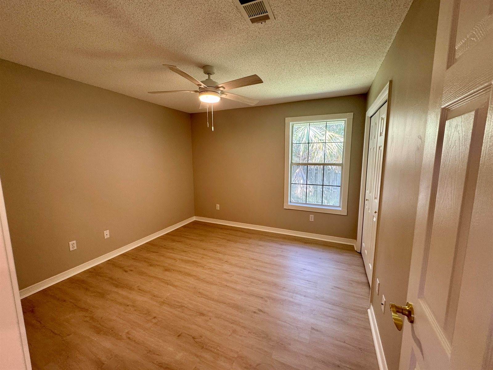 529 Long Lake Drive, Pensacola, FL 32506