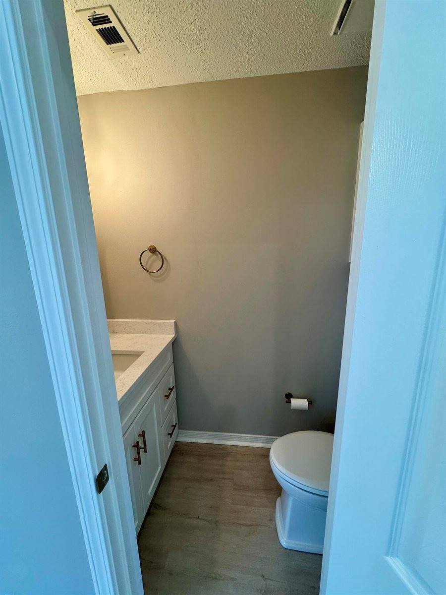 529 Long Lake Drive, Pensacola, FL 32506