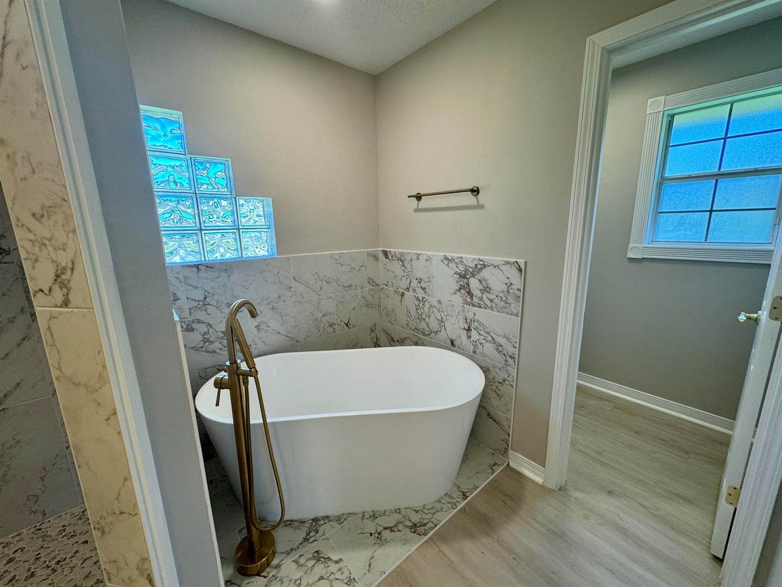 529 Long Lake Drive, Pensacola, FL 32506