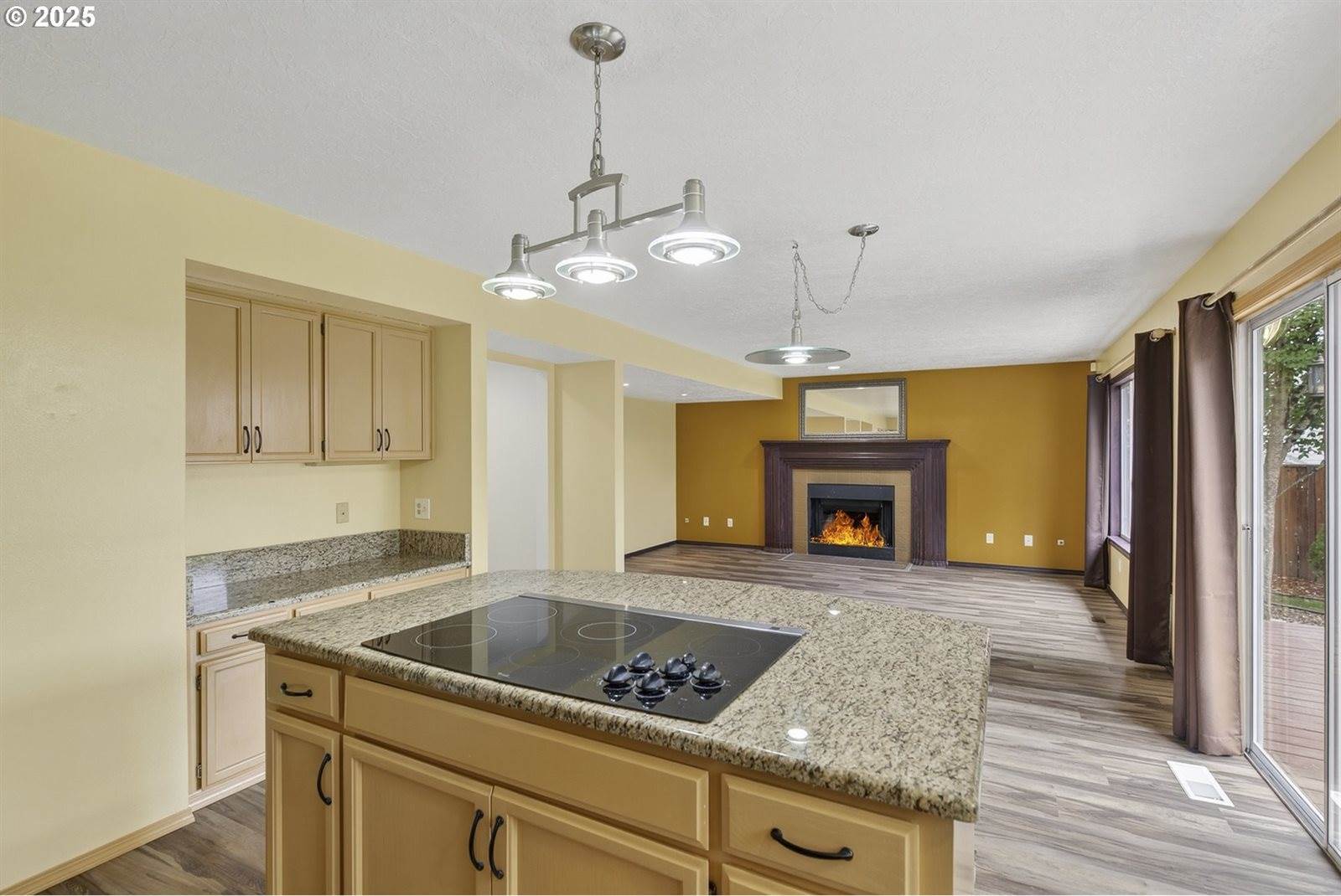 618 SE Greenway Dr, Gresham, OR 97080