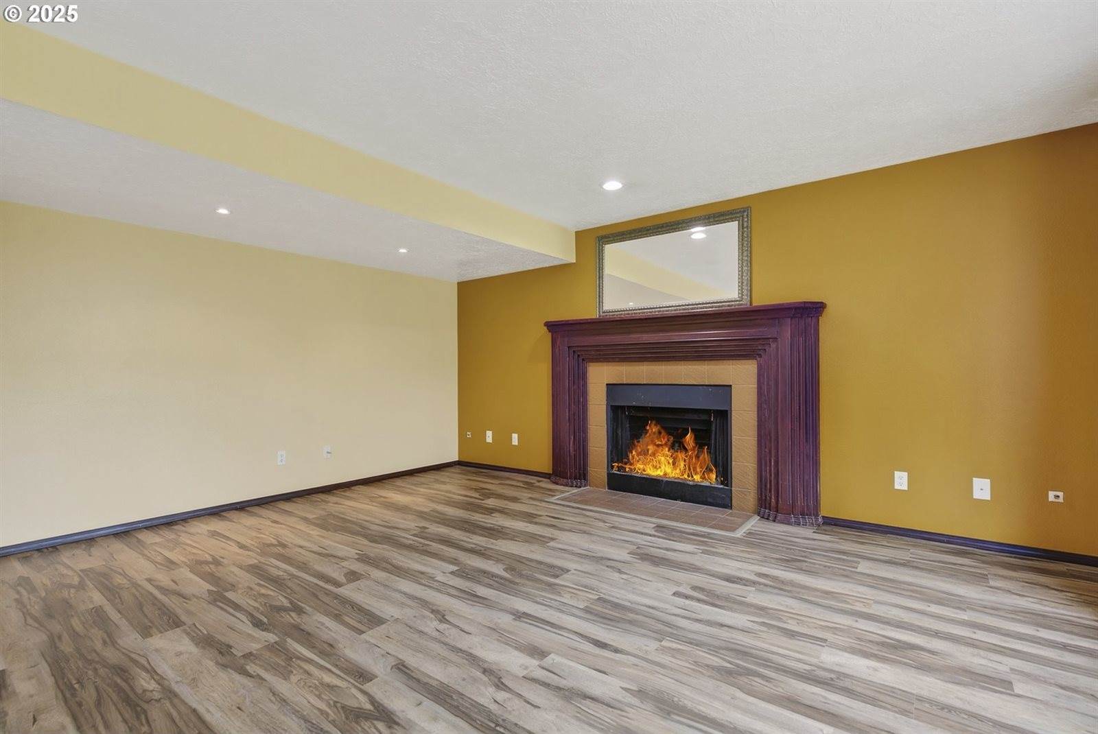 618 SE Greenway Dr, Gresham, OR 97080