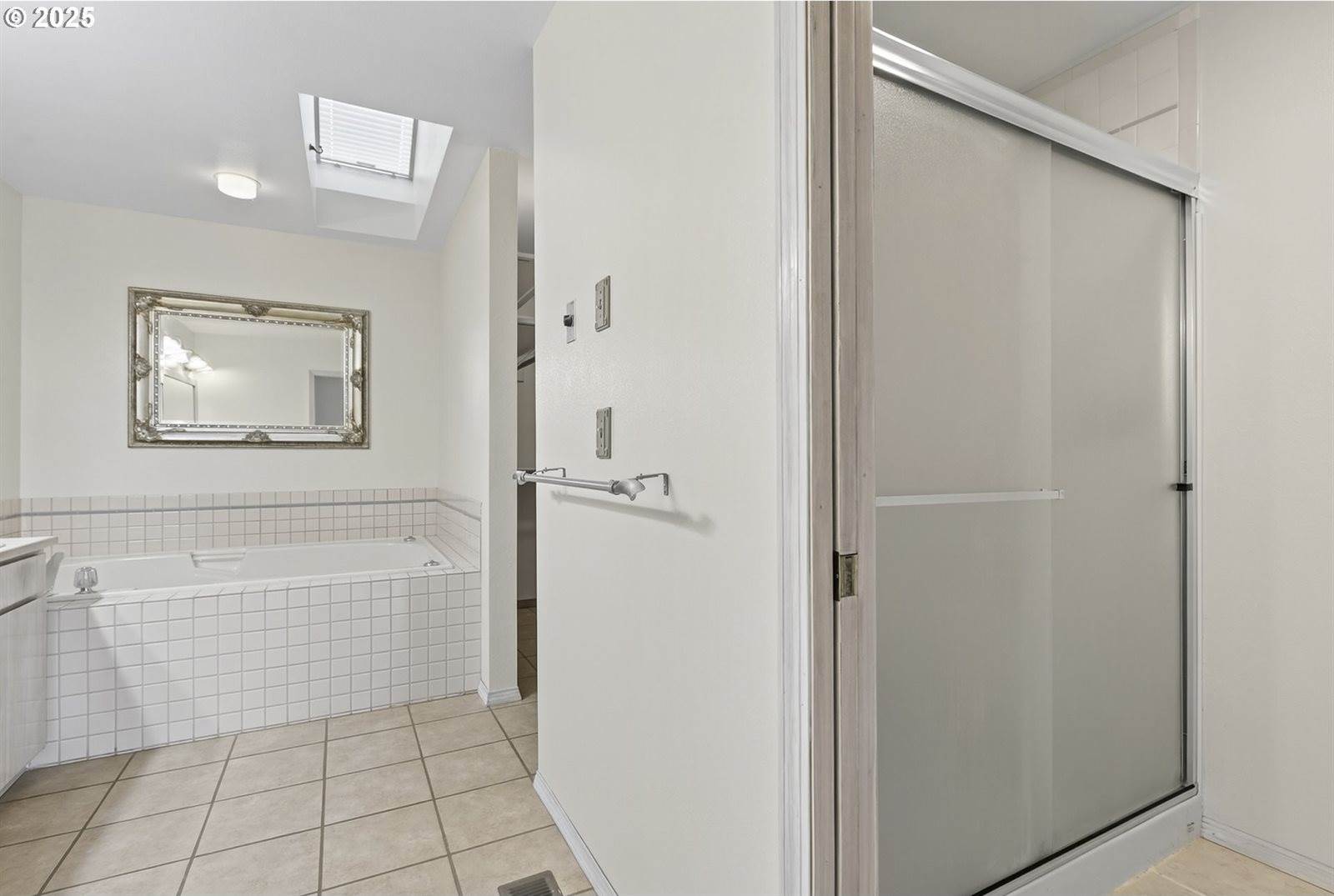 618 SE Greenway Dr, Gresham, OR 97080