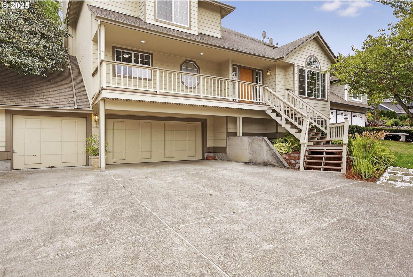 618 SE Greenway Dr, Gresham, OR 97080