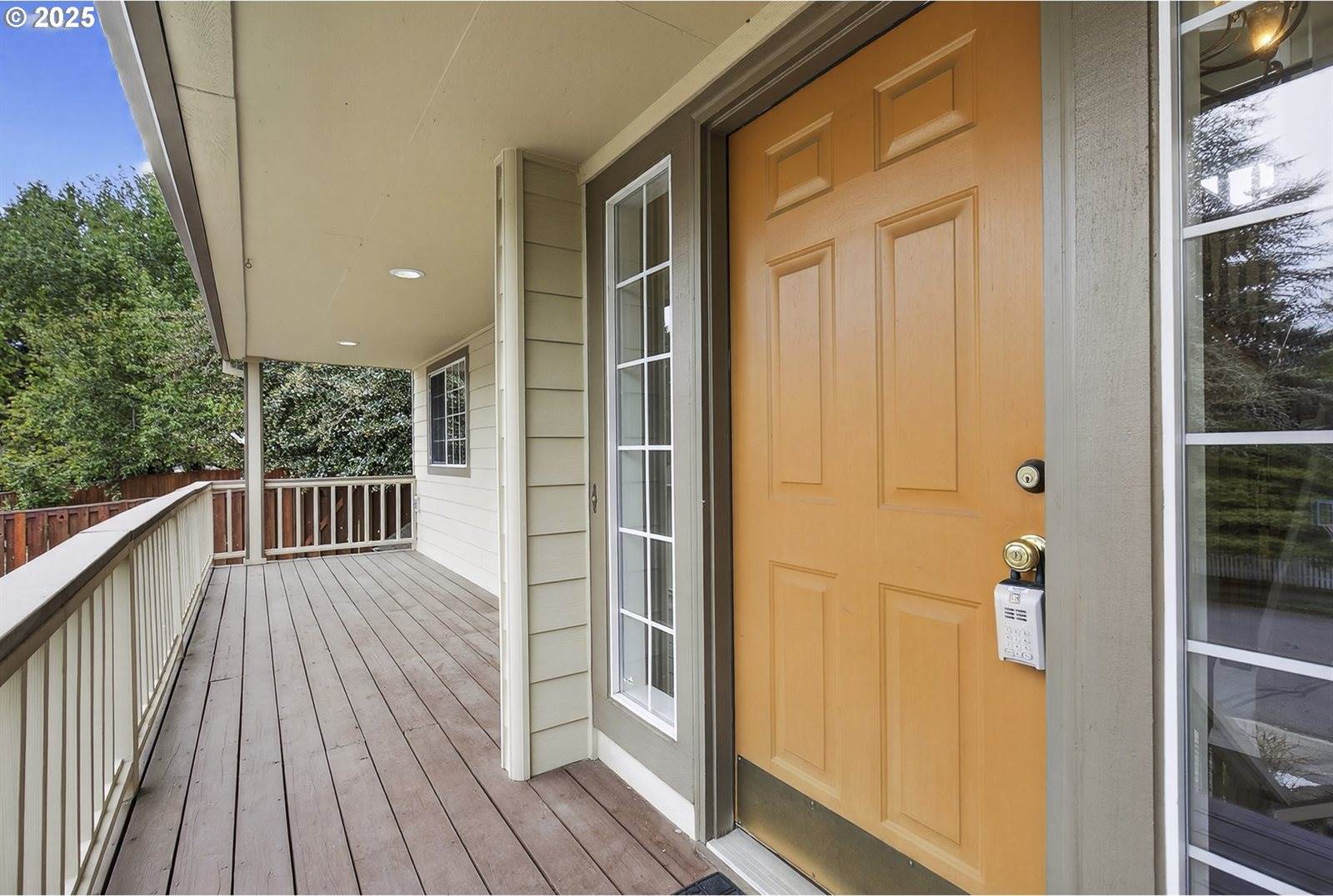 618 SE Greenway Dr, Gresham, OR 97080