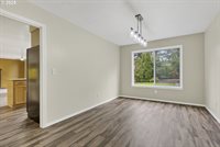 618 SE Greenway Dr, Gresham, OR 97080