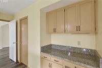 618 SE Greenway Dr, Gresham, OR 97080