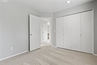 618 SE Greenway Dr, Gresham, OR 97080