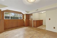 618 SE Greenway Dr, Gresham, OR 97080