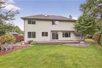 618 SE Greenway Dr, Gresham, OR 97080