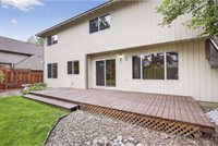 618 SE Greenway Dr, Gresham, OR 97080