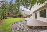 618 SE Greenway Dr, Gresham, OR 97080
