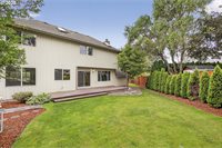 618 SE Greenway Dr, Gresham, OR 97080