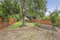 618 SE Greenway Dr, Gresham, OR 97080