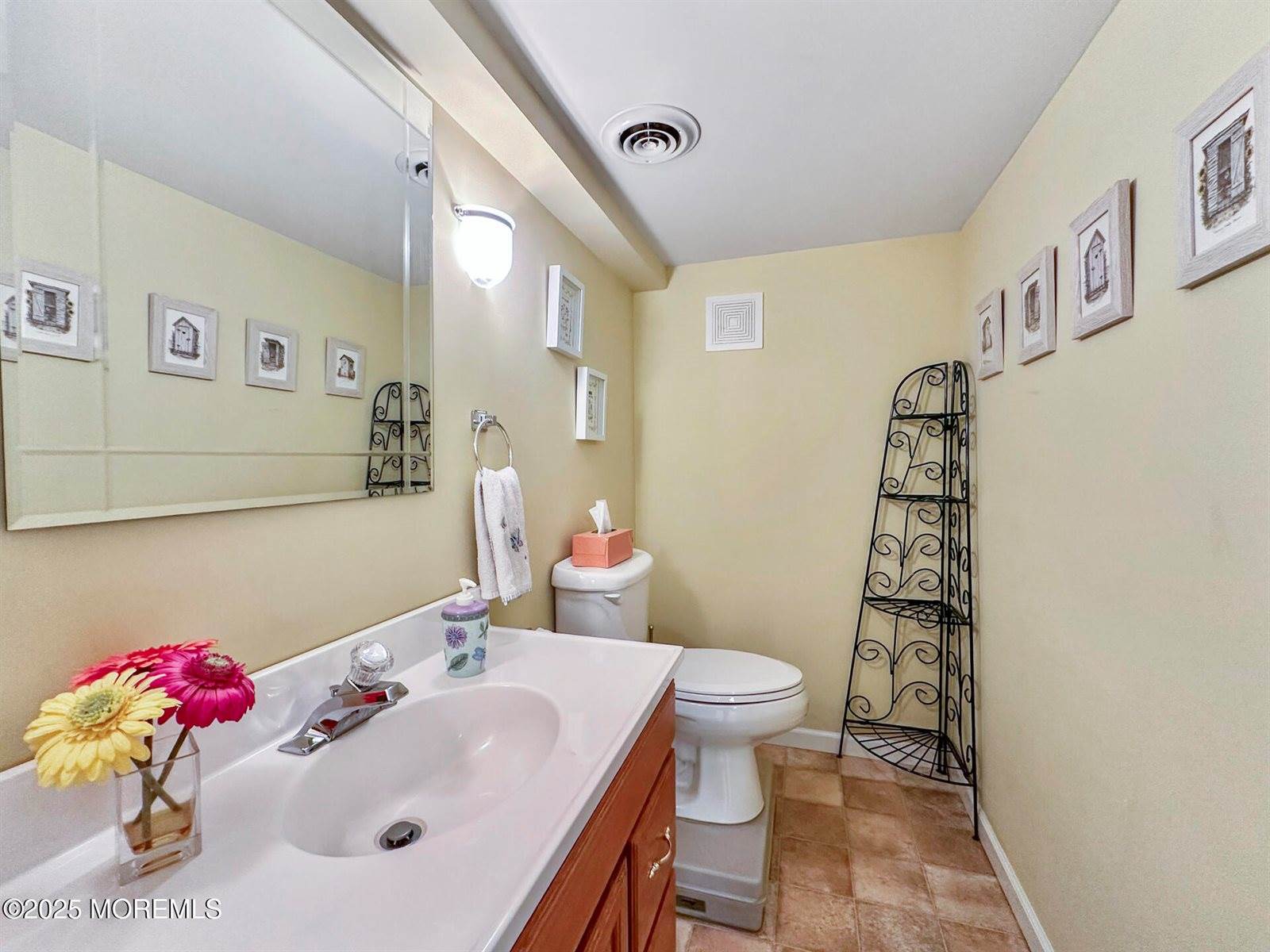 313 Wellington Court, Jackson, NJ 08527