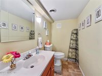 313 Wellington Court, Jackson, NJ 08527