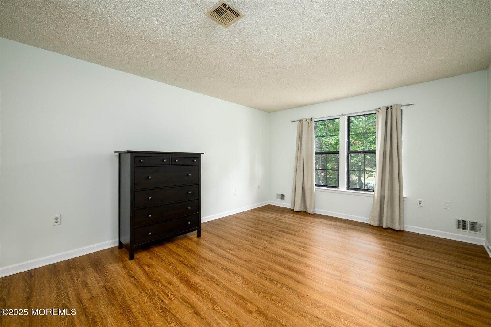 101 Goldthread Court, Jackson, NJ 08527