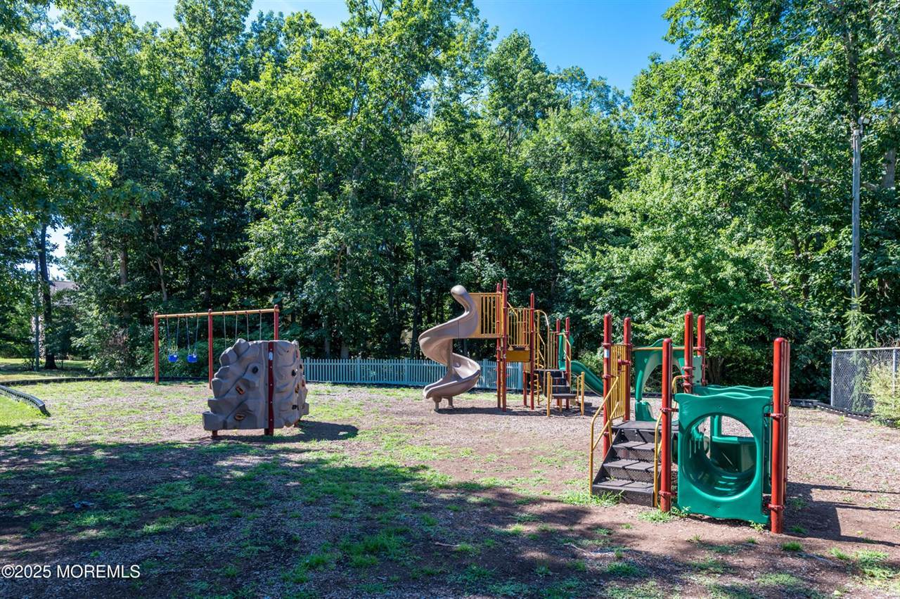 101 Goldthread Court, Jackson, NJ 08527