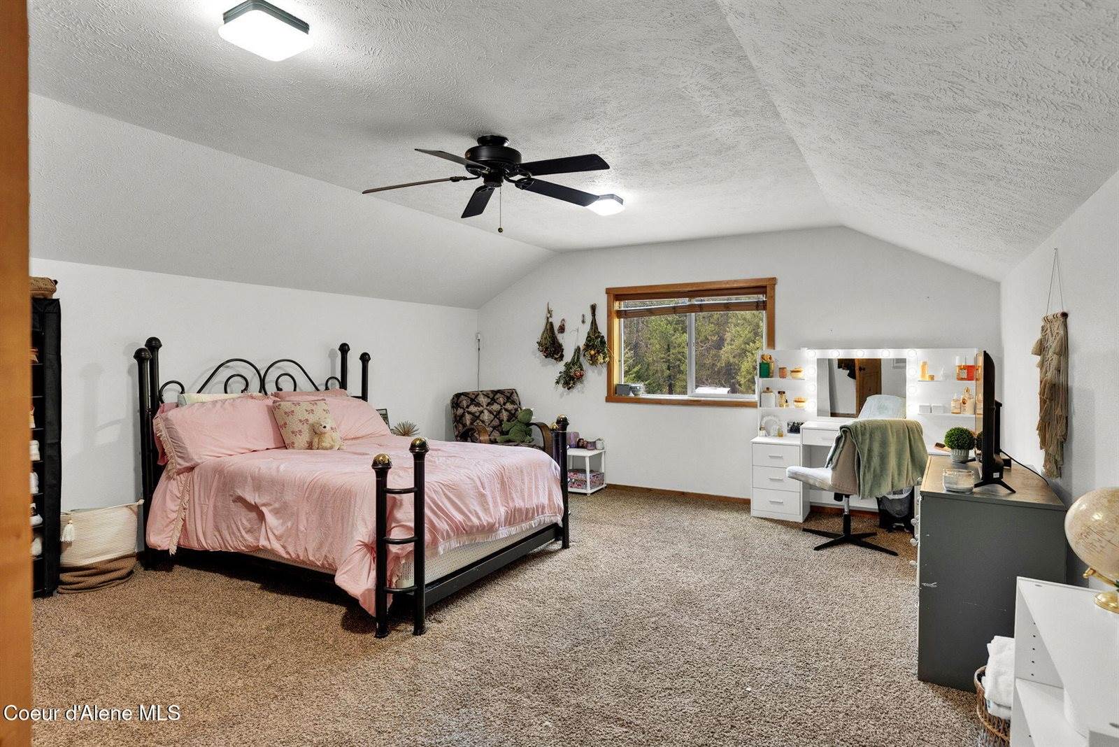 181 Deer Meadow Ln, Blanchard, ID 83804