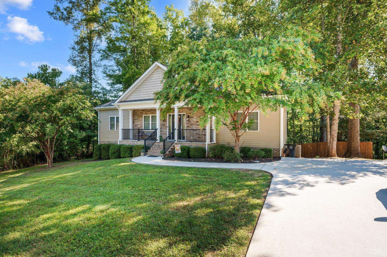 121 Seven Oaks Drive, Lynchburg, VA 24502