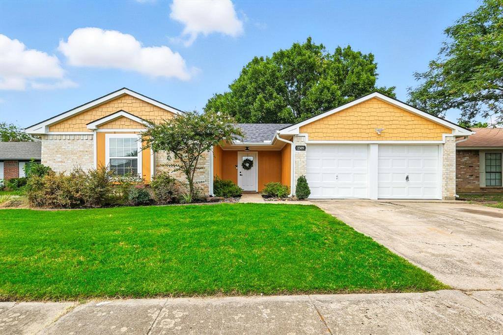 2309 Stillmeadow Drive, Arlington, TX 76014