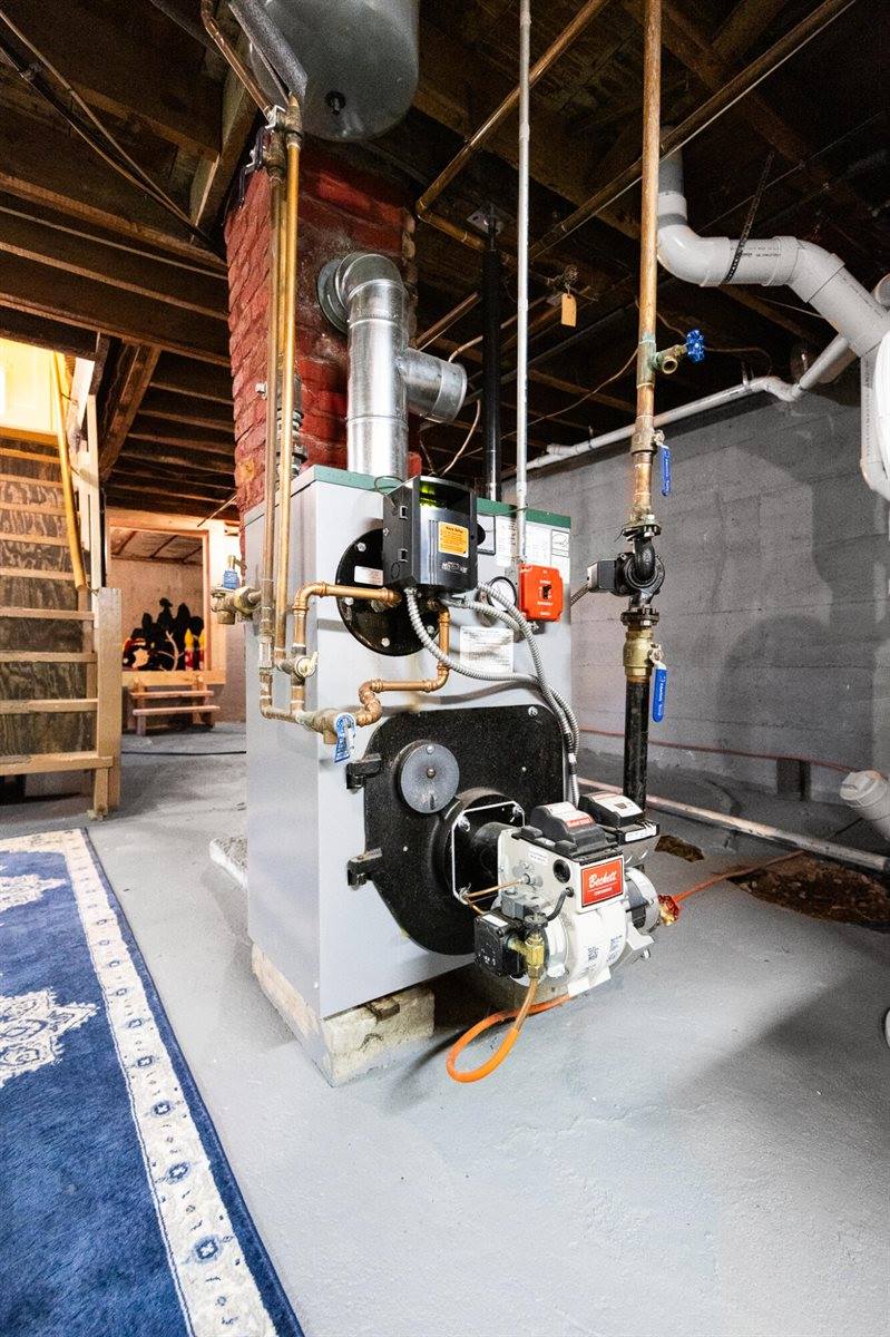 8 Townsend Road, Augusta, ME 04330