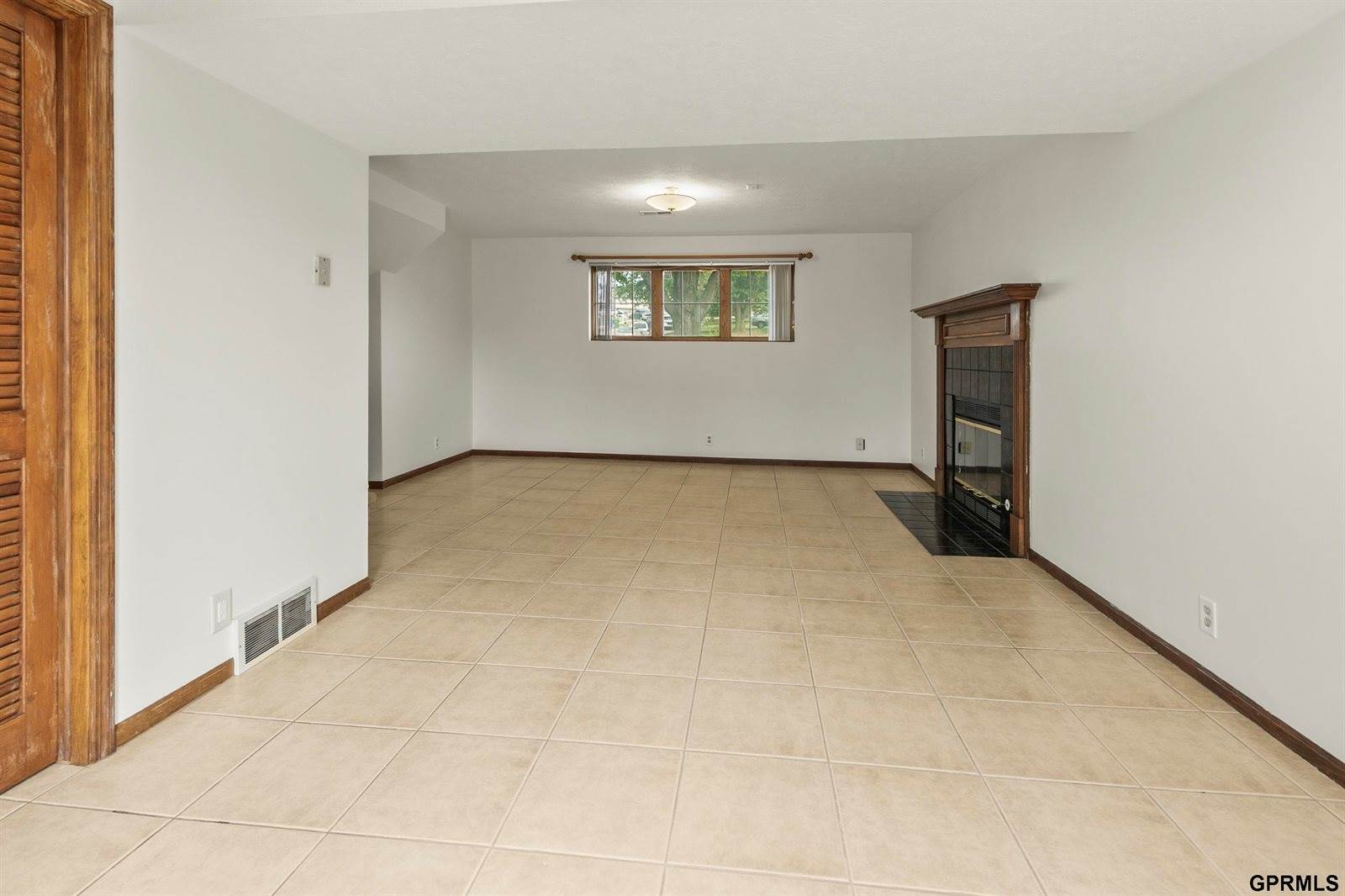 10106 South 13Th Street, Bellevue, NE 68123