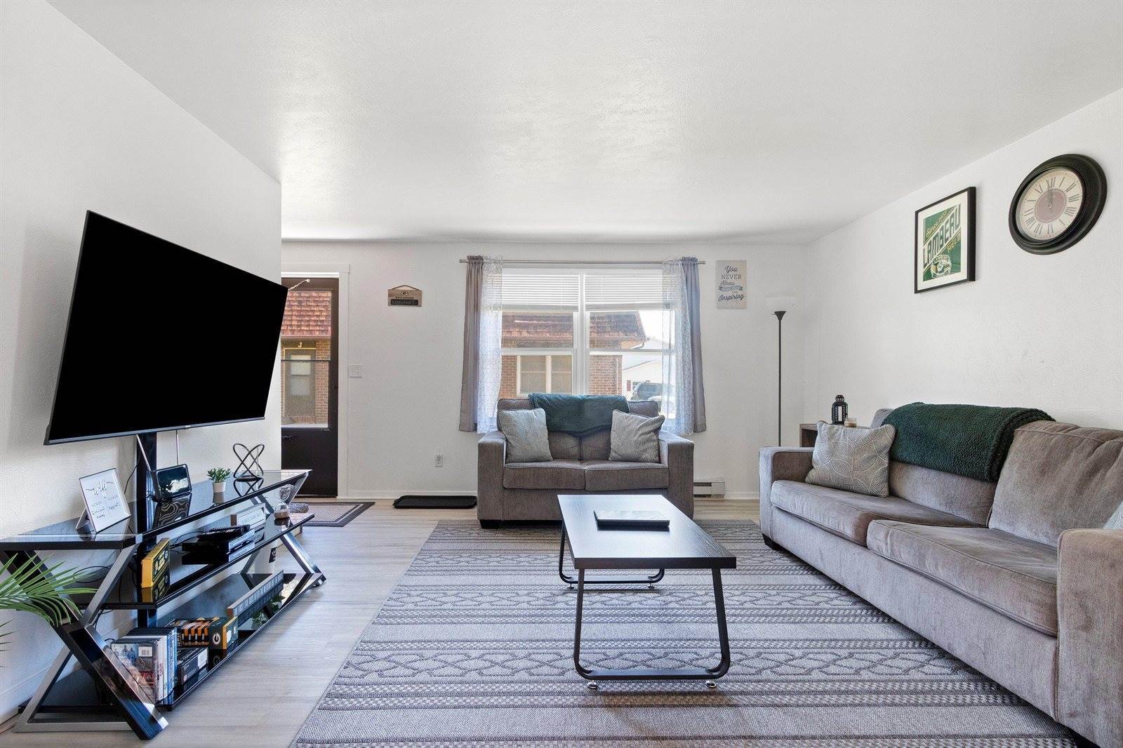 2130 Elmview Drive, Ashwaubenon, WI 54304