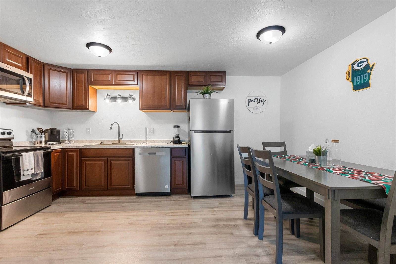 2130 Elmview Drive, Ashwaubenon, WI 54304