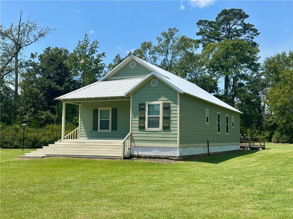 29760 Clinton Threeton Drive, Albany, LA 70711