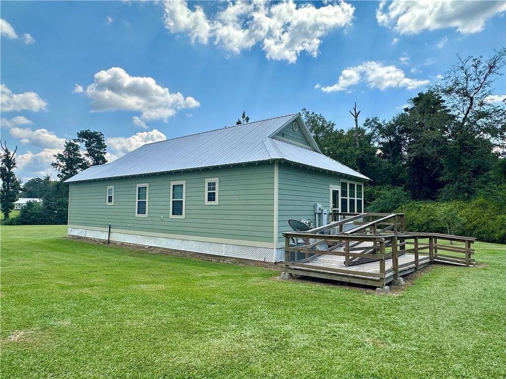 29760 Clinton Threeton Drive, Albany, LA 70711