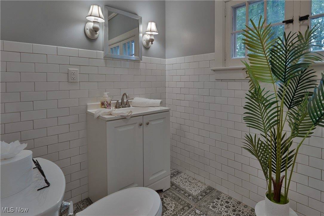 725 North Main Street, Poland, OH 44514