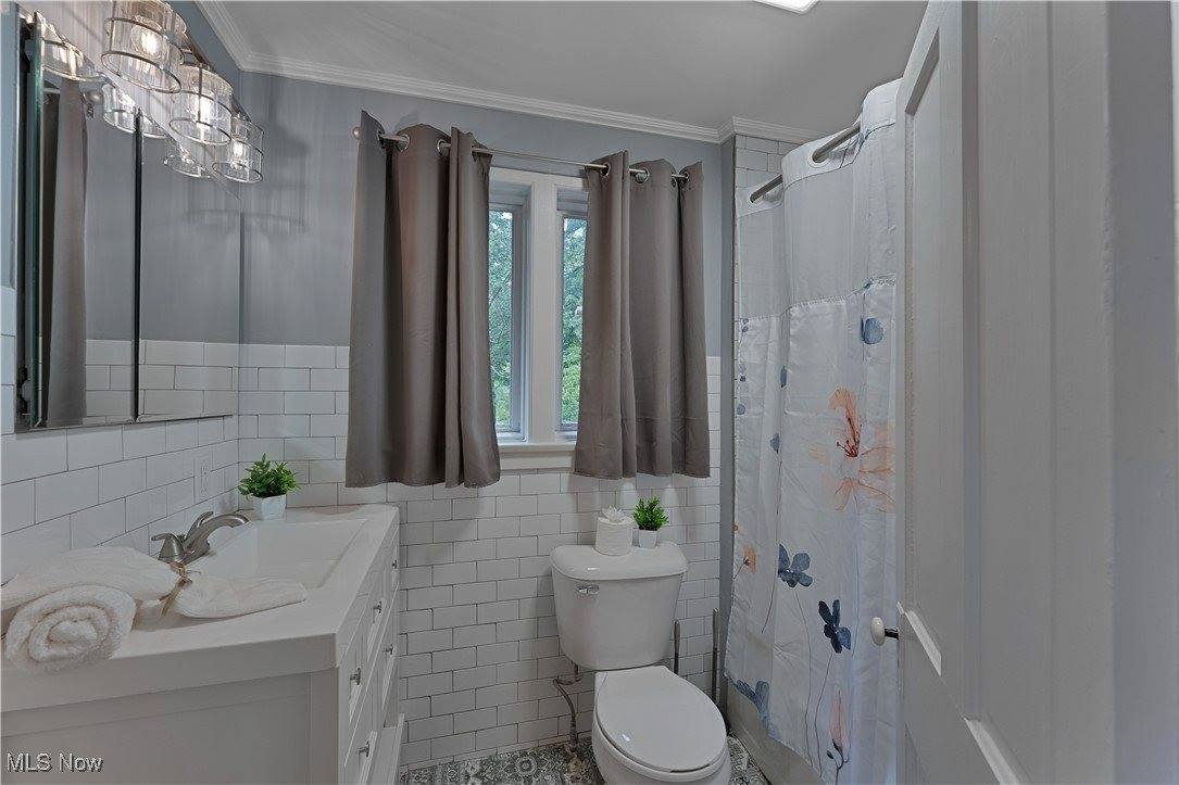 725 North Main Street, Poland, OH 44514