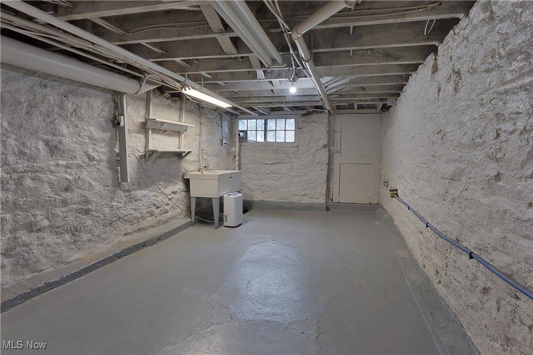 725 North Main Street, Poland, OH 44514