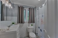 725 North Main Street, Poland, OH 44514