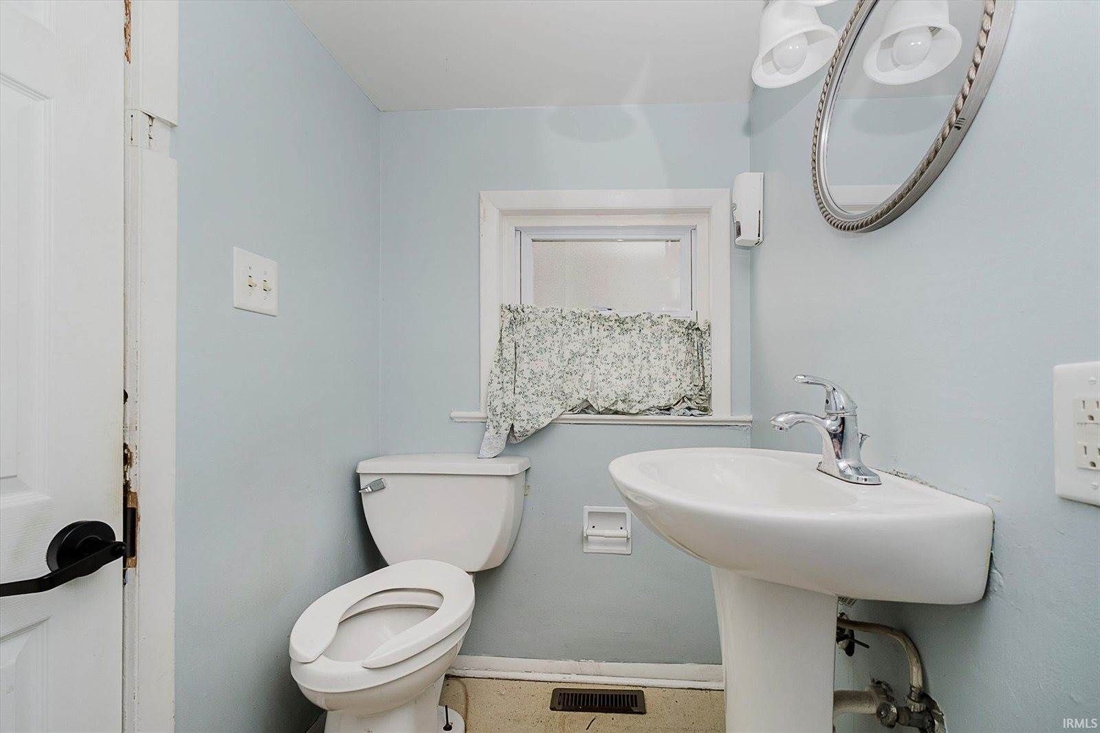 407 W Adams Street, Muncie, IN 47305