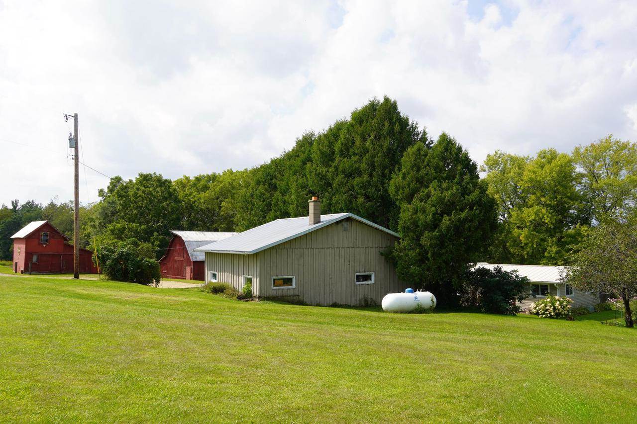 E6924 Nyhus ROAD, Westby, WI 54667