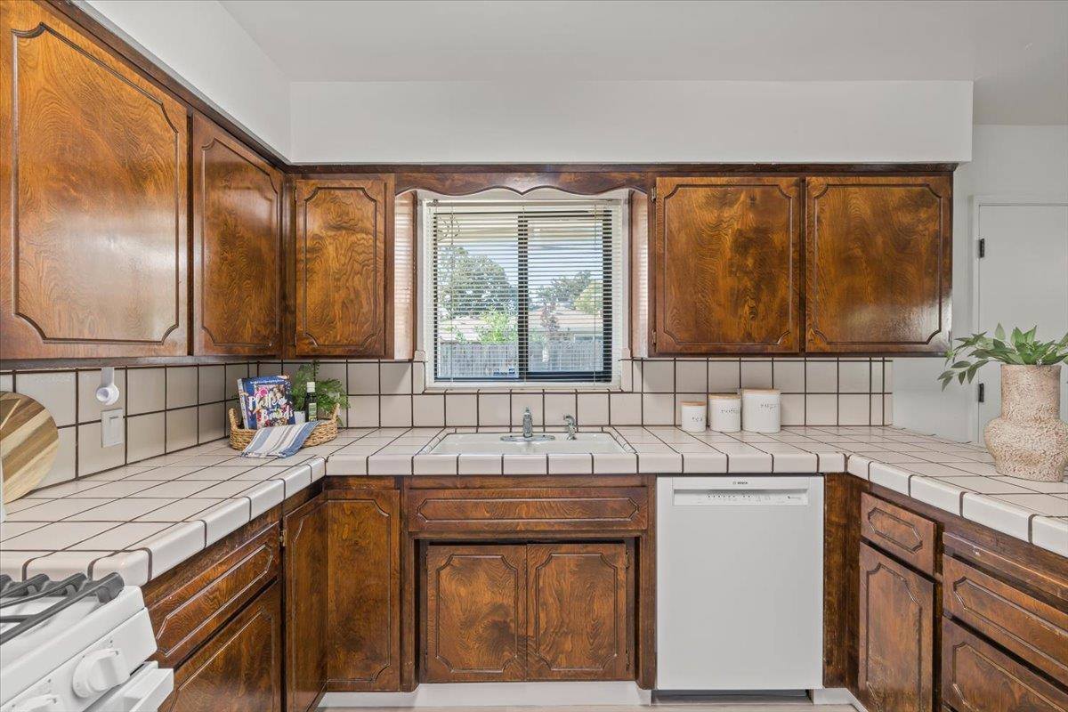 2440 40th Avenue, Sacramento, CA 95822